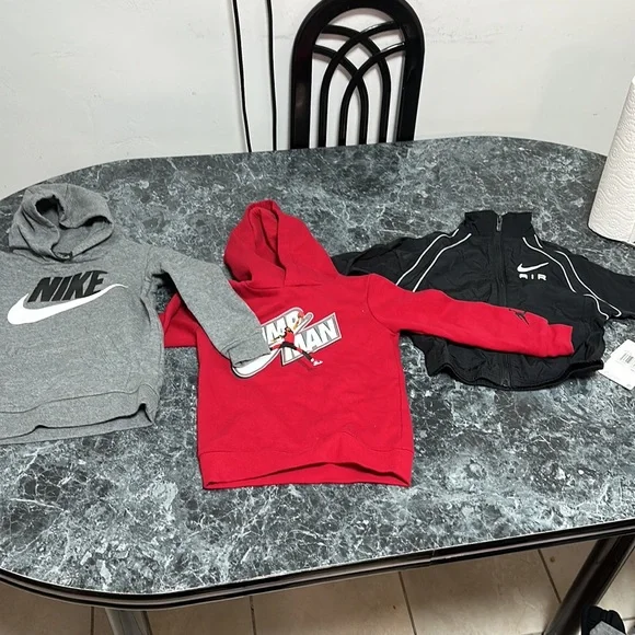 Matching suits for three year old Nike size 3 t